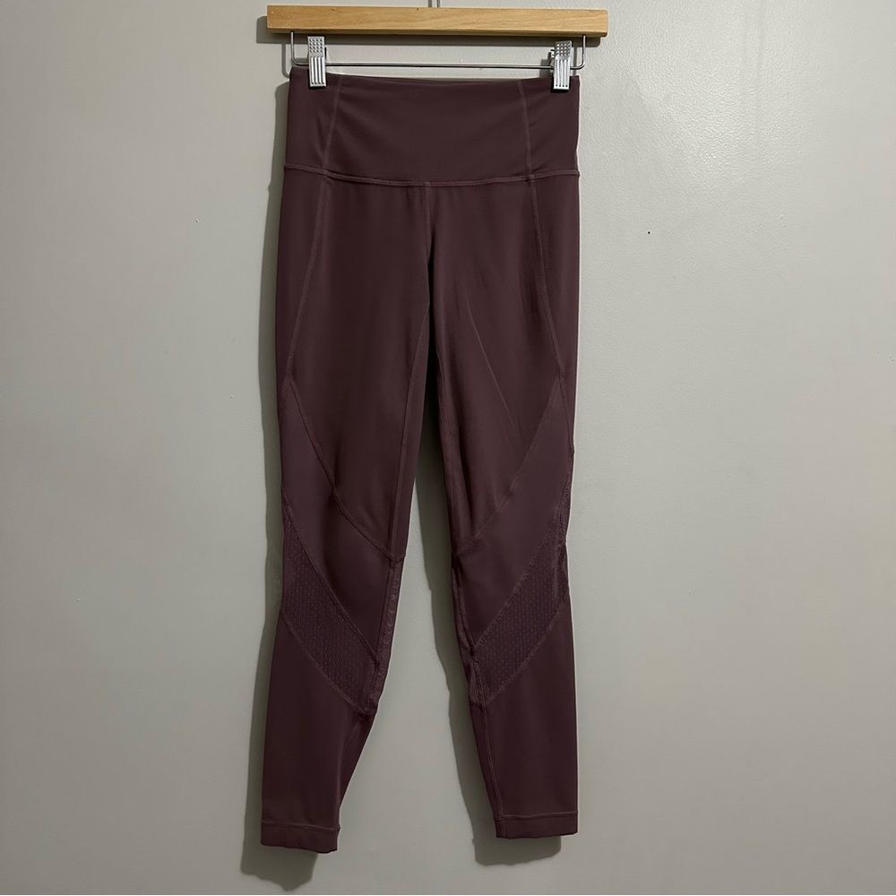 Athleta Mesh Shine Salutation 7/8 Mauve Purple Leggings Size XS Pilates Active
